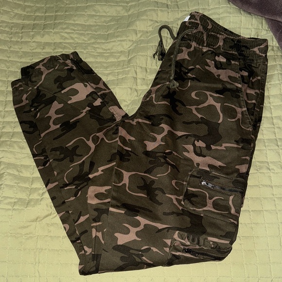 Fashion Nova Other - Fashion Nova Green Camouflage Cargo Pants